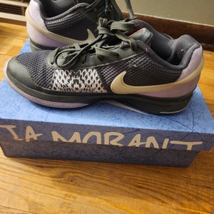 Men's Size M 10.0 (W 11.0) Nike Shoes (Used)