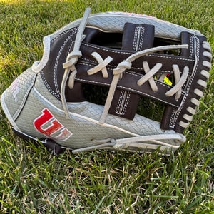 NEW Wilson A2000 FP75 11.75” Fastpitch Softball Glove