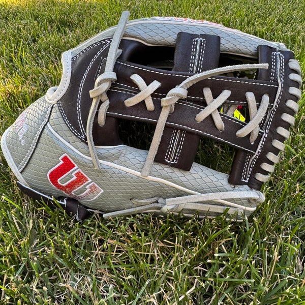NEW Wilson A2000 FP75 11.75” Fastpitch Softball Glove