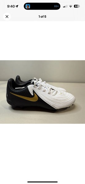 Size 5.5 Men’s Nike Phantom GX II Academy FG/MG Soccer Cleats White