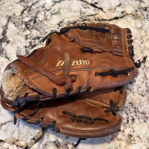 Mizuno MCL4001 RH Classic Baseball Glove 11" (Used)