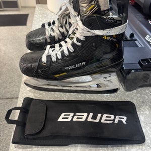 Bauer Supreme M5 Pro Hockey Skates Extra Wide Width  Size 6 (Used)