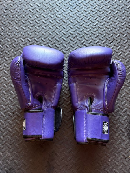 Twins Special 16oz Purple Glove