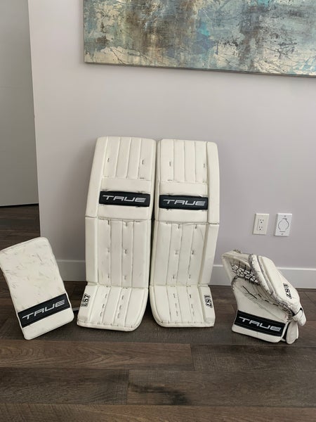 35"  2023 True L87 Regular Goalie Full Set (Used)