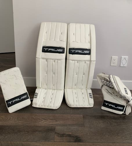 35"  2023 True L87 Regular Goalie Full Set (Used)