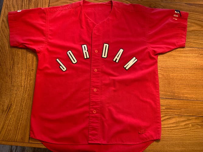 1992 vintage nike jordan button up jersey.
