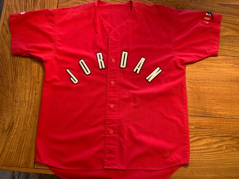 1992 vintage nike jordan button up jersey.