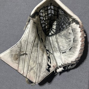 Used CCM Extreme flex 5 glove