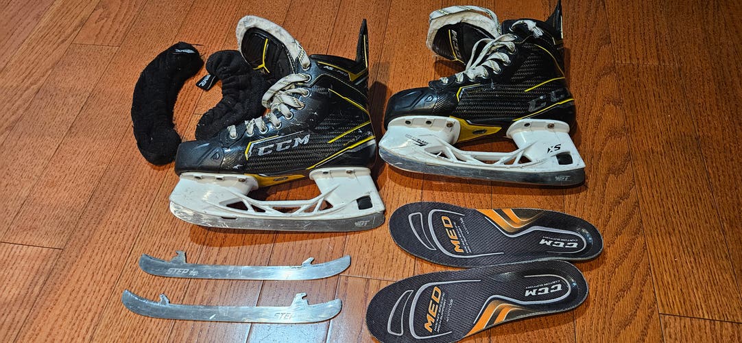 CCM Super Tacks AS3 Pro Hockey Skates Regular Width Size 4.5 (Used)