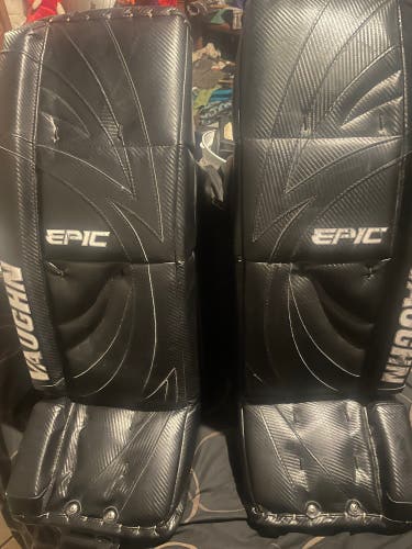 32" Vaughn Epic Goalie Leg Pads (Used)