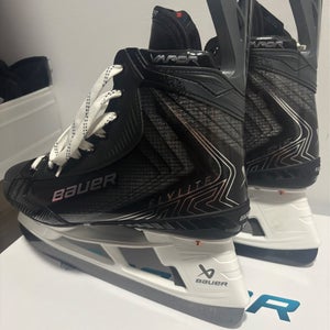 2026 Bauer Vapor Flylite Hockey Skates Regular Width  Pro Stock 9.5 (New)