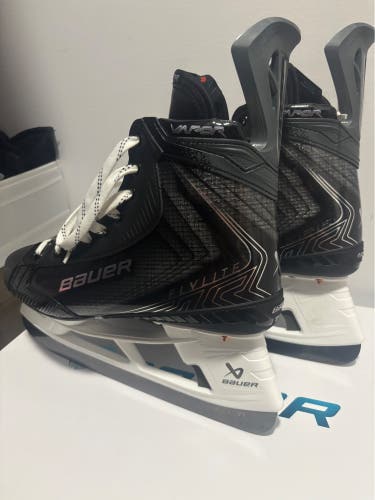 2026 Bauer Vapor Flylite Hockey Skates Regular Width Pro Stock 9.5 (New)