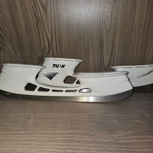 Pair Bauer Tu'k Lightspeed 2 296 mm holder plus runners(Used)