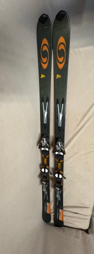All Mountain 186 cm Salomon Scream10pilot Skis With Bindings (Used)