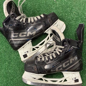 Intermediate CCM JetSpeed FT675 Hockey Skates Size 4.5 (Used)