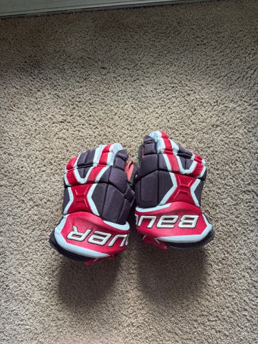Bauer Supreme Matrix Gloves
