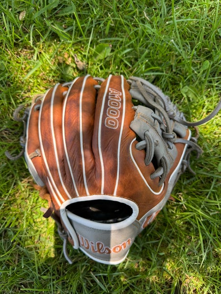 Wilson RH Infield A1000 Baseball Glove 11" (Used)