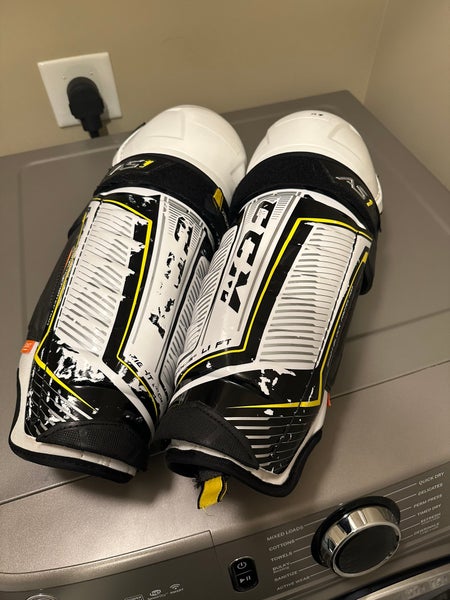 Senior CCM Super Tacks AS1 15" Shin Pads  (Used)