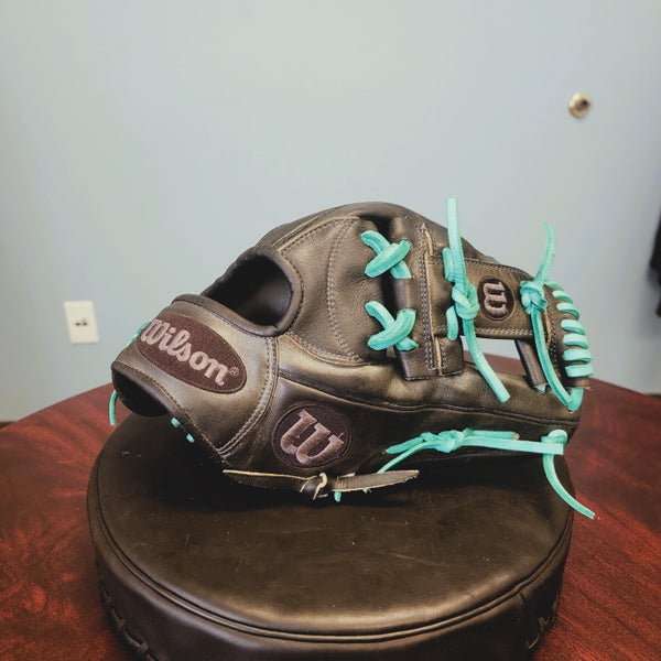 Infield RH Wilson A2000 1786 Baseball Glove 11.75" (Used)