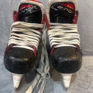 Intermediate Bauer Vapor x3.7 Size 4 fit EE