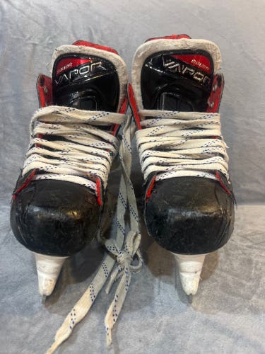Intermediate Bauer Vapor x3.7 Size 4 fit EE