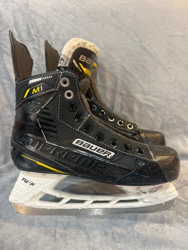 International Bauer Supreme m1 size 4.5 fit D