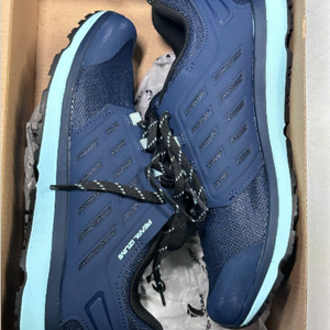 Women's Size 8.5 Pearl Izumi Bike Shoes (New)