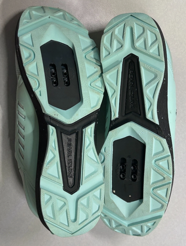 Women's Size 8 Pearl Izumi Bike Shoes (New)