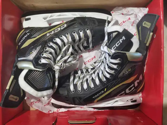 CCM AS-V Pro Hockey Skates 8.5 (New)