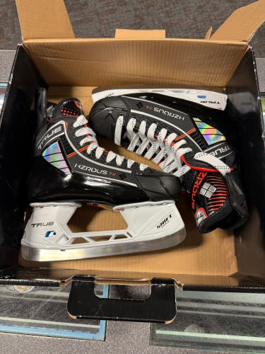 True HZRDUS 7X Hockey Skates Regular Width  Size 5 (New)