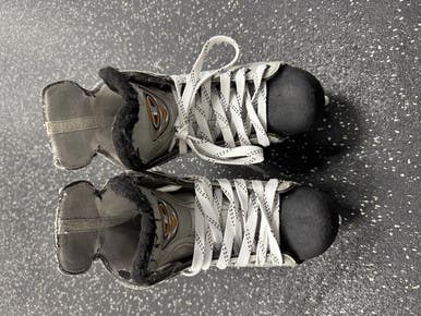 Used Easton SYNERGY Youth Hockey Skate Youth 13.5 11849-S000029615