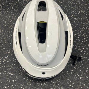 Used Cascade LX Lacrosse Helmet White One Size 11849-S000029611