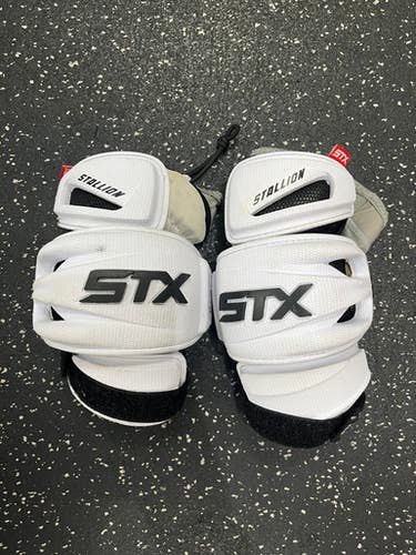 Used STX 900 Lacrosse Arm Pads/Guards White XL 11849-S000029583