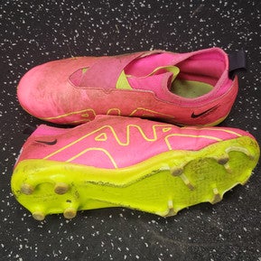 Used Nike Soccer Cleats Pink Junior 06 11849-S000029235