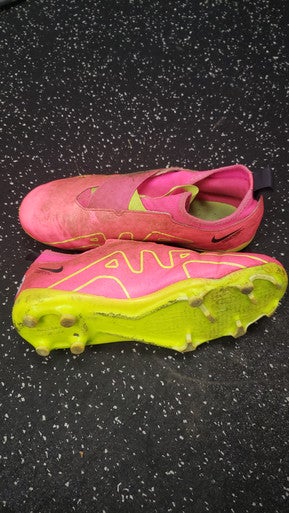 Used Nike Soccer Cleats Pink Junior 06 11849-S000029235
