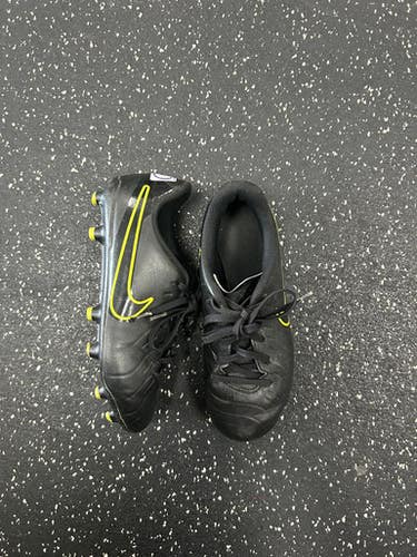 Used Nike Soccer Cleats Black Junior 02.5 11849-S000027082