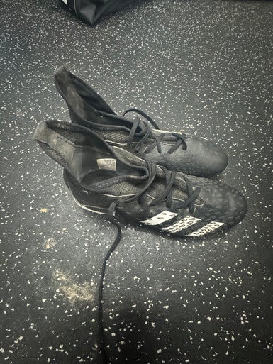 Used Adidas Soccer Cleats Black Junior 04.5 11849-S000021529