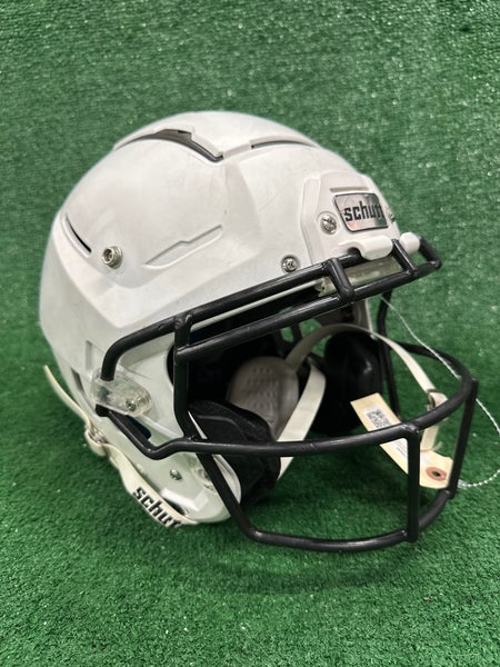 Adult Medium Schutt F7 Helmet (Used)