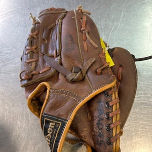 Used Wilson A2154 BB/SB Glove RH Throw Brown 12" 11868-S000063682