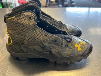 Used Under Armour BATMAN BB/SB Cleats Red Junior 04.5 11868-S000063837