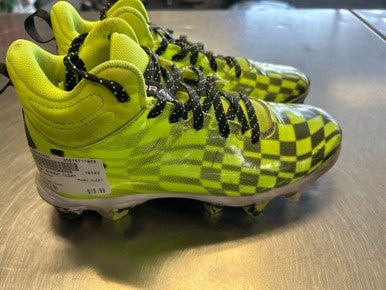Used Under Armour CLEAT BB/SB Cleats Neon Green Junior 04 11868-S000063835