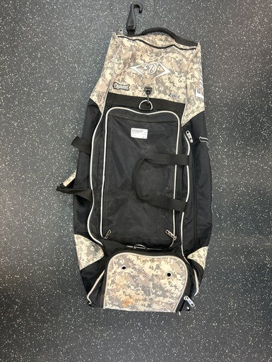 Used Diamond EDGE BB/SB Team Wheeled Bag Black 11868-S000063500