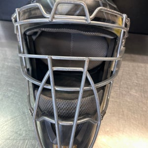 Used Under Armour UAHG3A-1 Catchers Mask Black 11868-S000063575