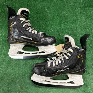 Intermediate Bauer Supreme M5 Pro Hockey Skates Size 4 (Used)