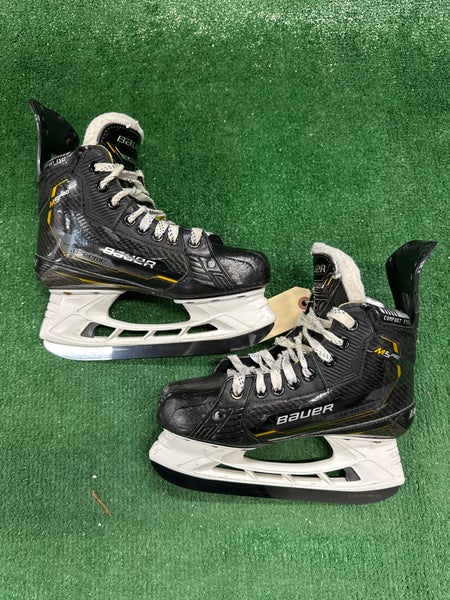 Intermediate Bauer Supreme M5 Pro Hockey Skates Size 4 (Used)