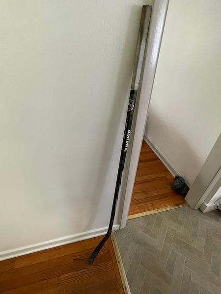 Junior Bauer Proto R Right Handed Hockey Stick P28 (Used)