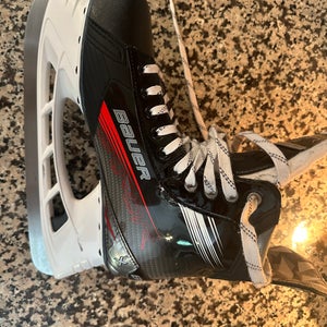 2024 Bauer Vapor X3 Hockey Skates Regular Width 10 (Used)