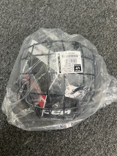 CCM hockey player cage (New)