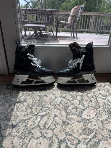 2024 Bauer Shadow Skates Intermediate Size 6 Fit 1