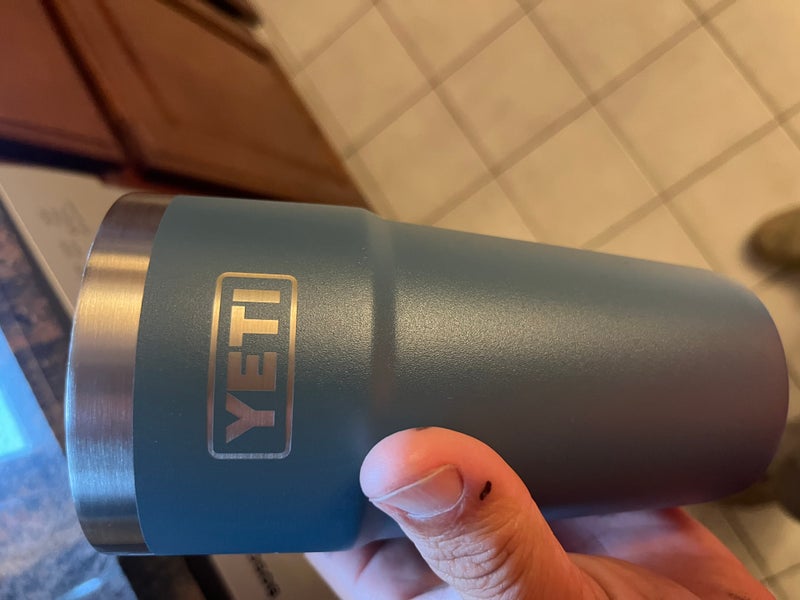 6 Assorted Insulated Bottles.(1 Yeti, 3 Hydro Flask, Nike, and Iron Flask)